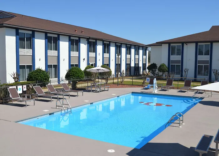 Cheap Hotels in Robertsdale