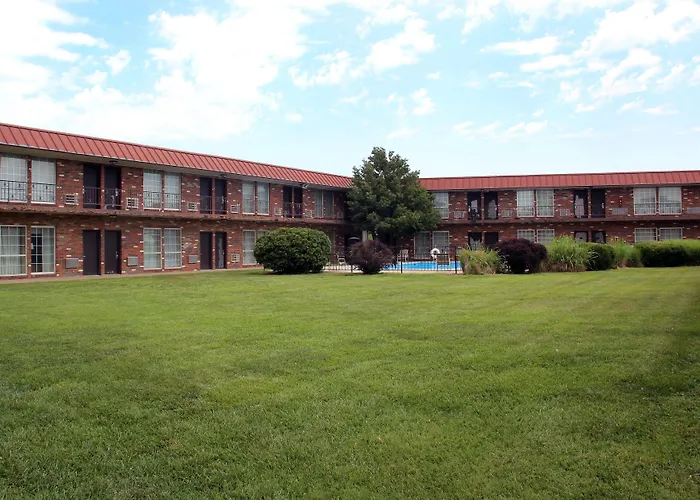 Cheap Hotels in McPherson
