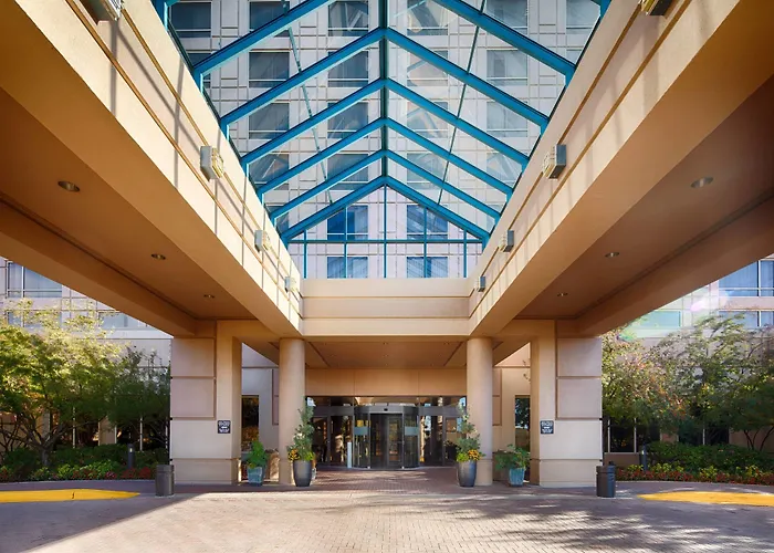 Cheap Hotels in Minnetonka