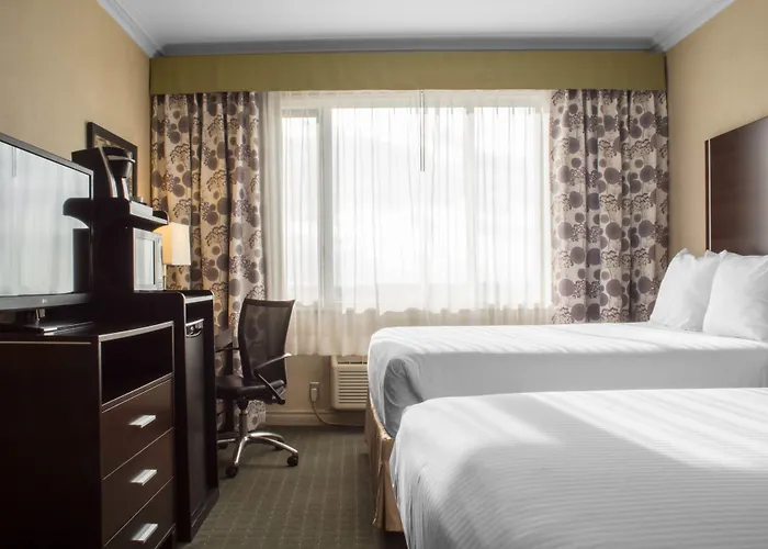 Cheap Hotels in Oakville