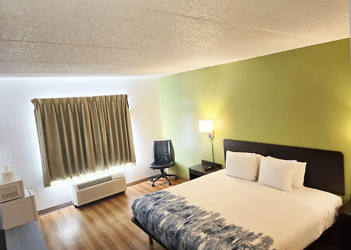 Cheap Hotels in Willoughby
