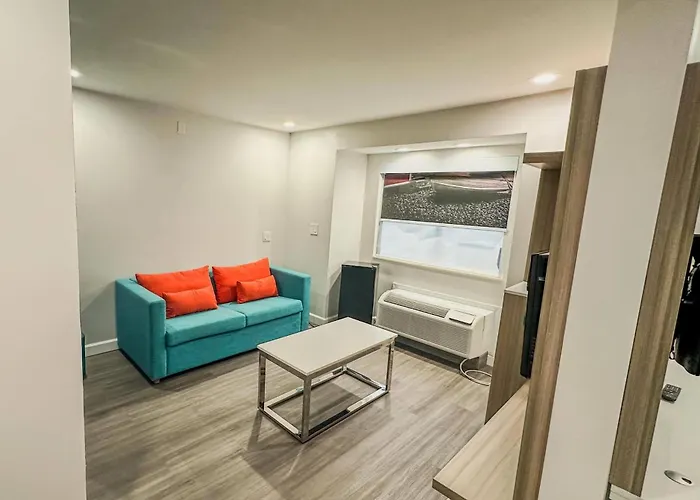 Motels in Henrietta