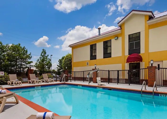 Cheap Hotels in Hiram