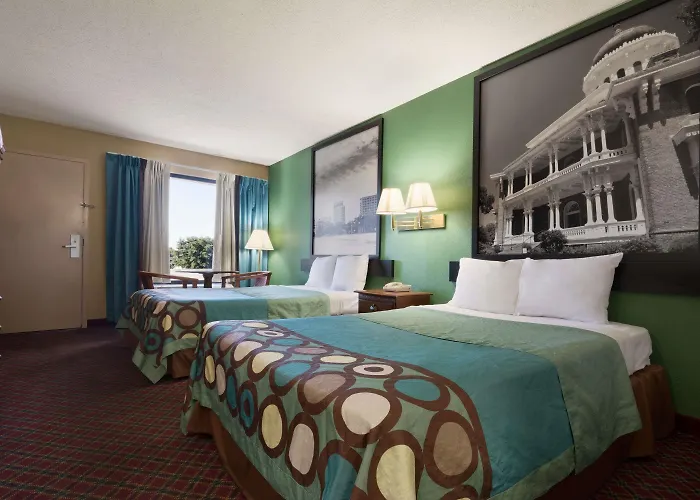 Motels in Taylorsville