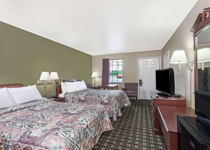 Cheap Hotels in Lenoir City