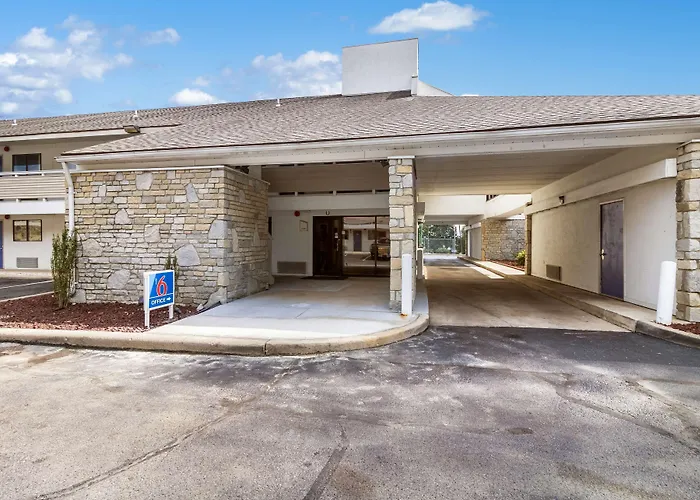 Cheap Hotels in Englewood