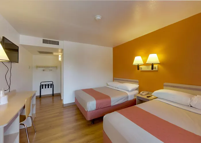 Cheap Hotels in Weed