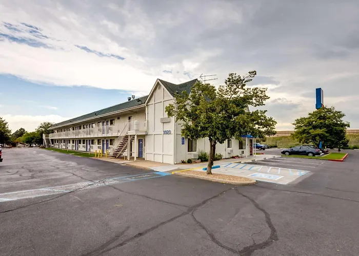 Cheap Hotels in Wheat Ridge
