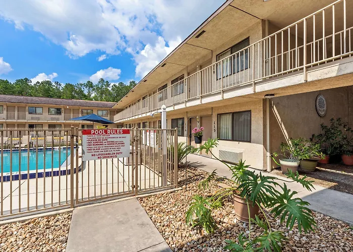 Motels in Fanning Springs