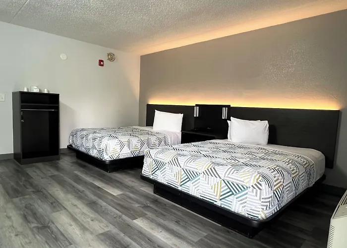 Cheap Hotels in Middleburg Heights
