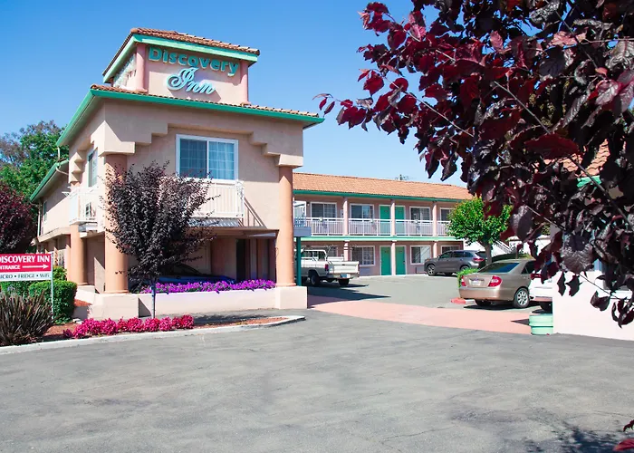 Motels in Hayward