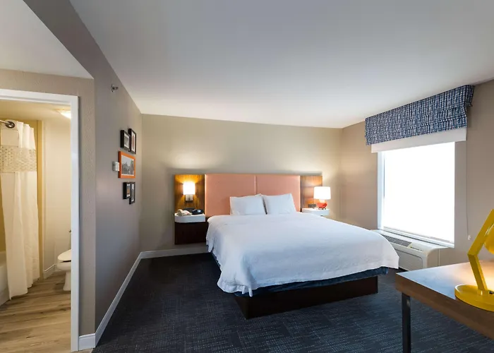 Cheap Hotels in Jamestown