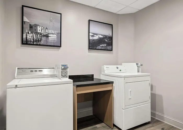 Cheap Hotels in Dartmouth