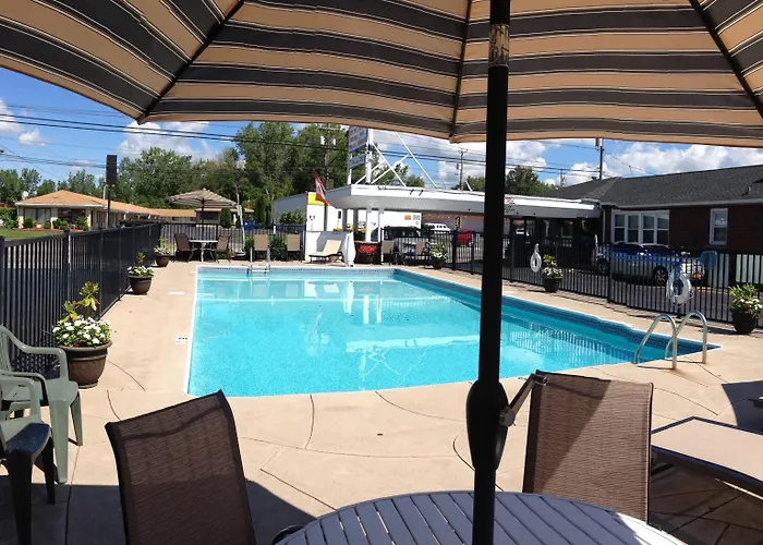 Motels in Fredonia