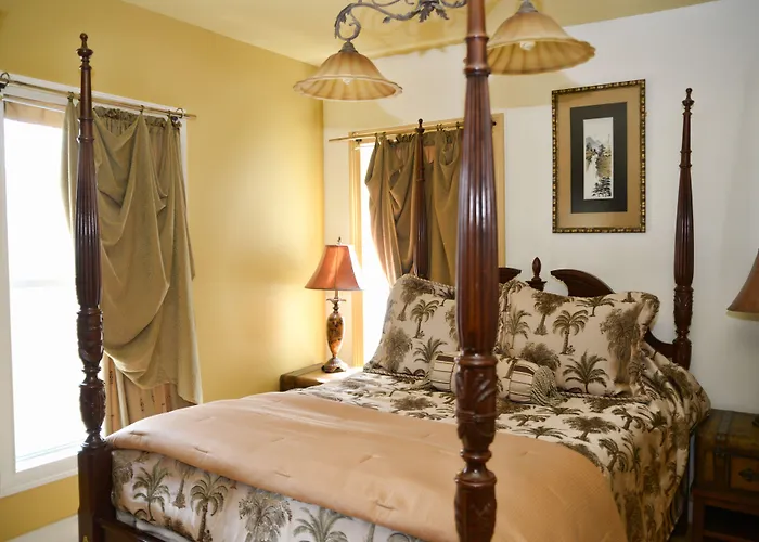 Bed and Breakfasts in West Hartford