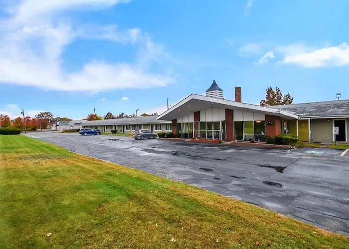 Motels in Framingham