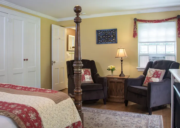 Bed and Breakfast in New London