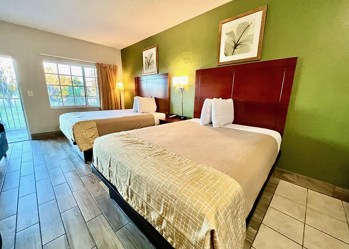 Cheap Hotels in Okeechobee