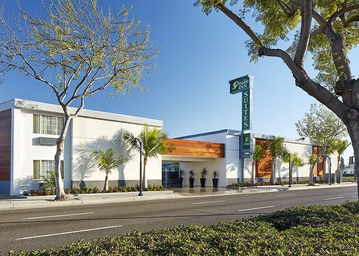 Cheap Hotels in Downey