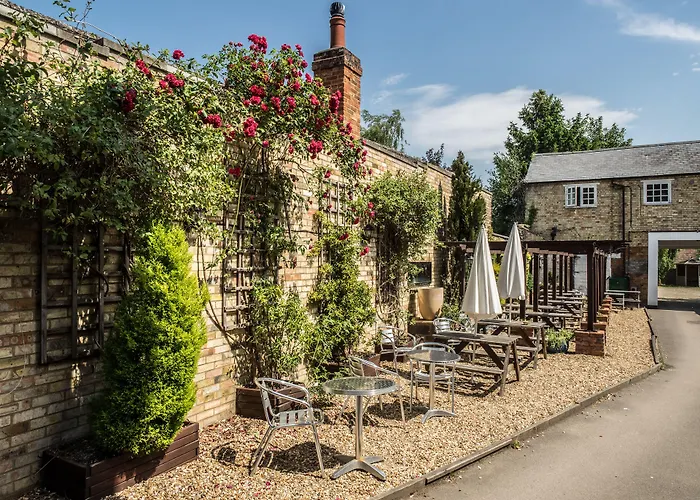 Cheap Hotels in Woburn