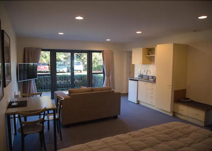Motels in Akaroa