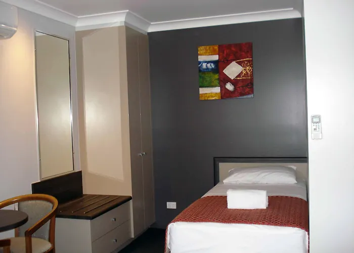 Motels in Oakey