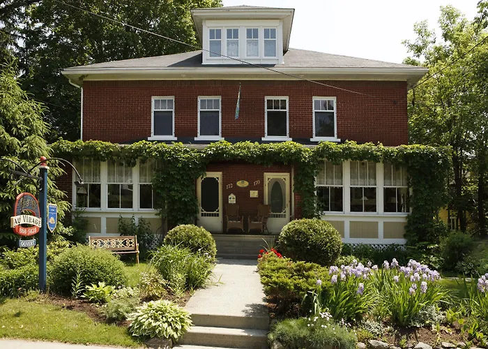 Bed and Breakfasts in Magog