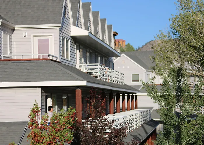 Motels in Gardiner