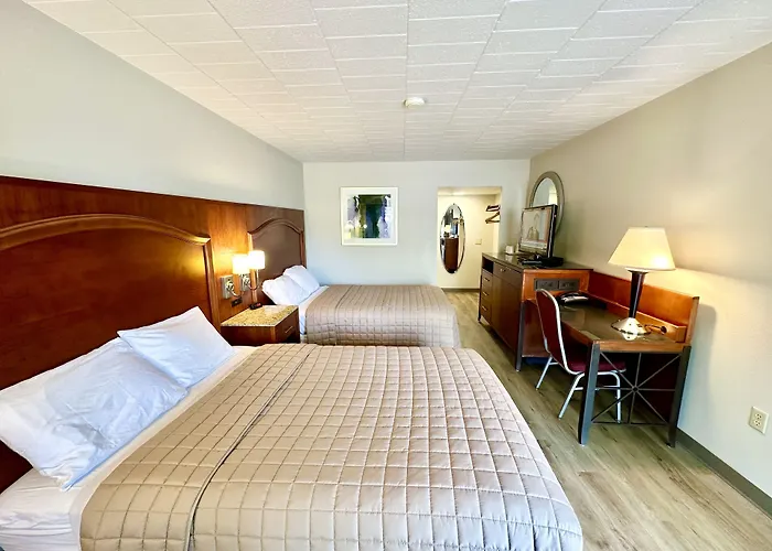 Motels in West Bend