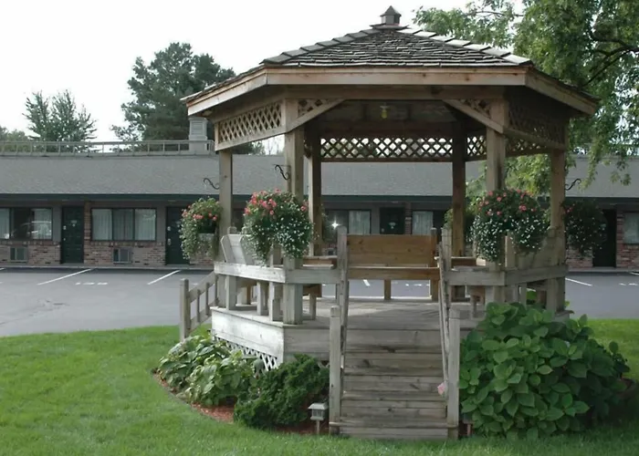 Motels in Reed City