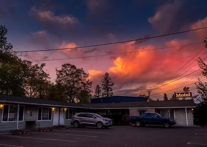 Motels in Shady Cove