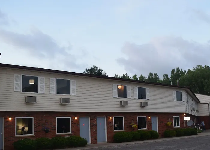 Motels in Attica