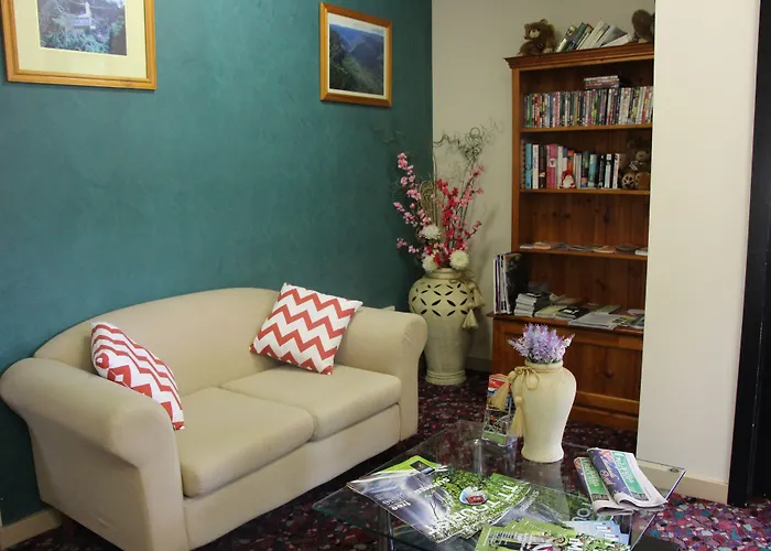 Motels in Springwood