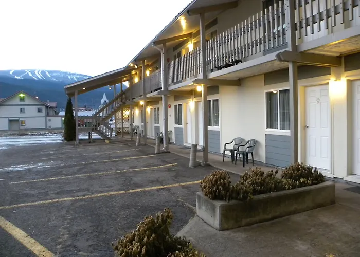 Motels in Smithers