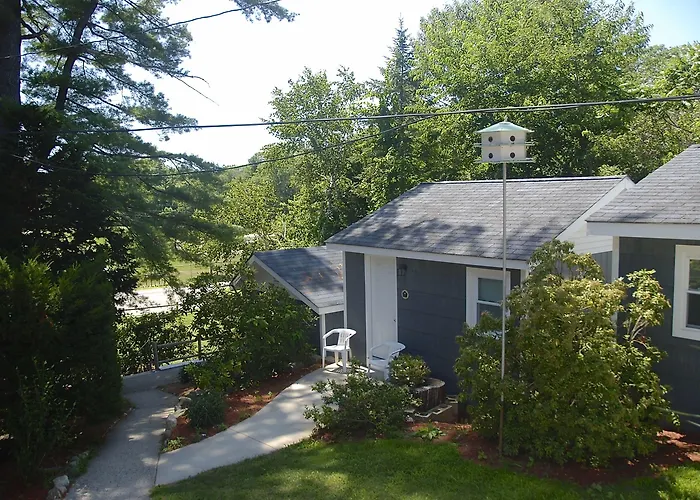 Motels in Revere