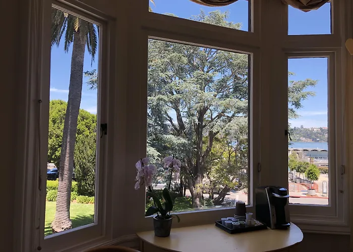 Cheap Hotels in Sausalito