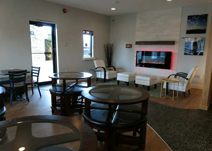 Motels in Canby