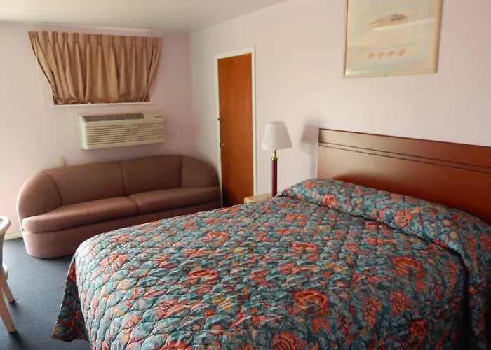 Motels in Clayton