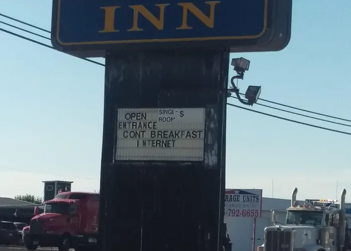 Motels in Brady