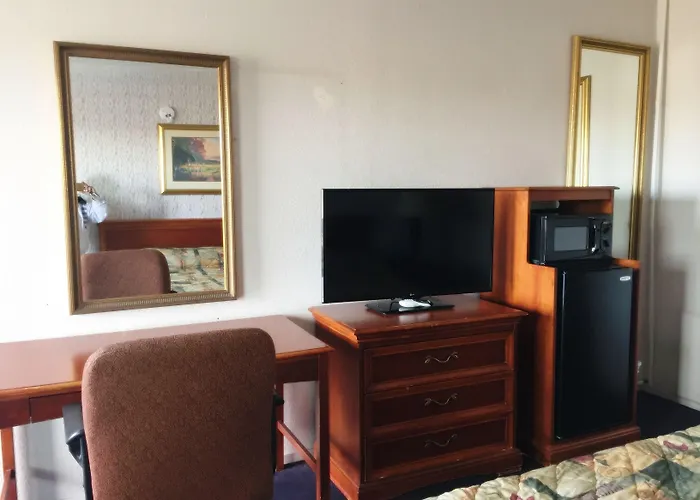 Motels in Rosamond