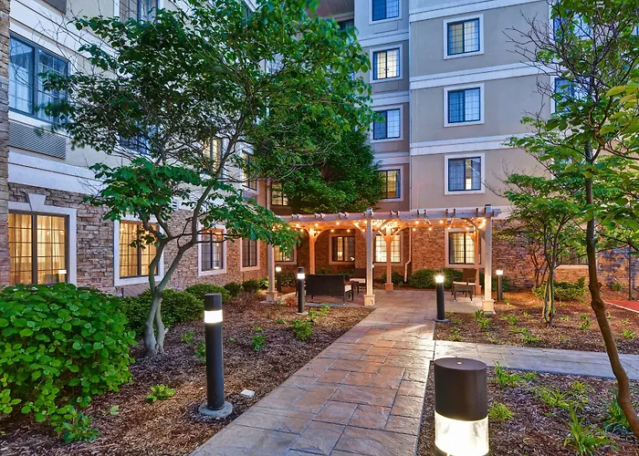 Cheap Hotels in Aurora