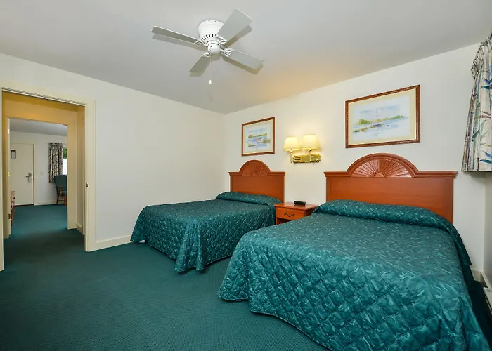 Motels in Brewer