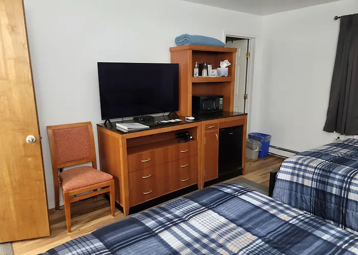 Motels in Bethel
