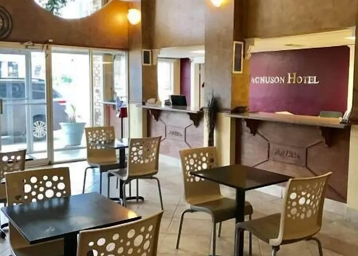 Motels in Magnolia