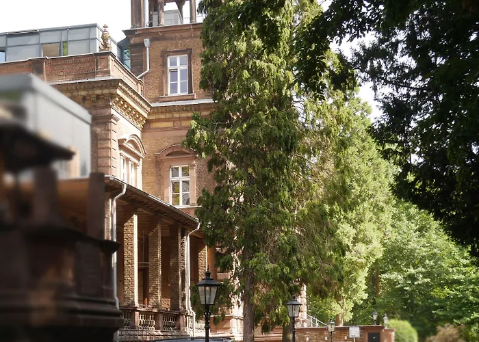 Pensions in Brühl