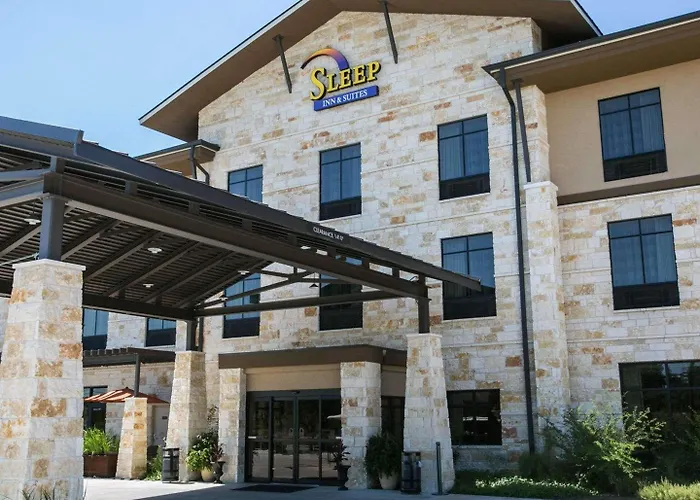 Cheap Hotels in Dripping Springs