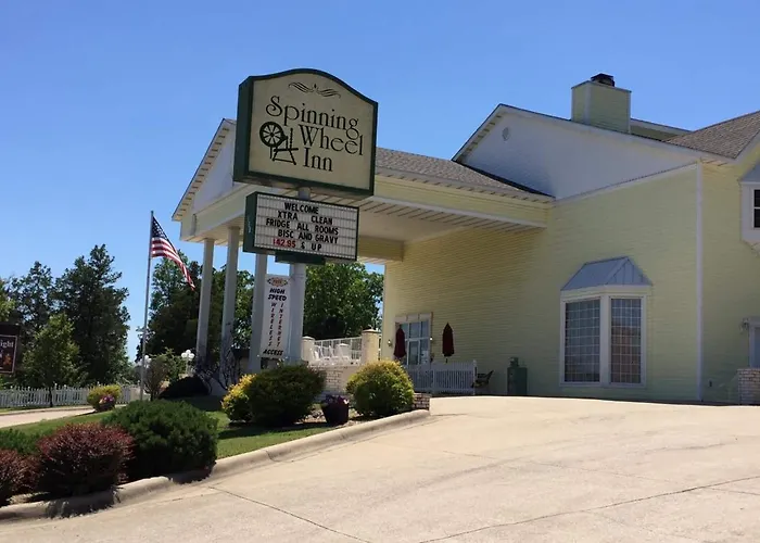 Motels in Cassville