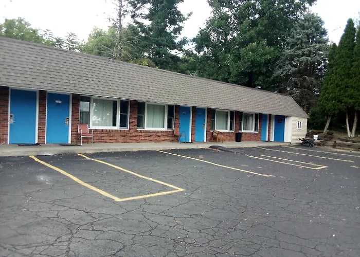 Motels in Hillsdale