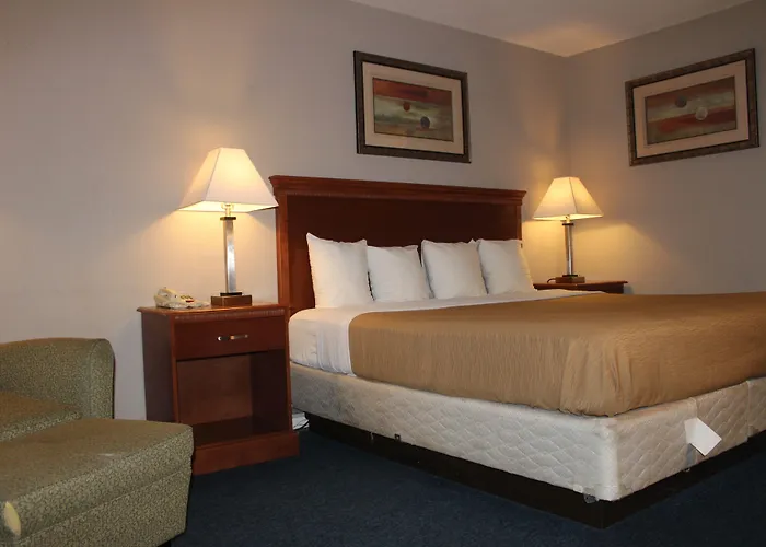 Motels in Rensselaer