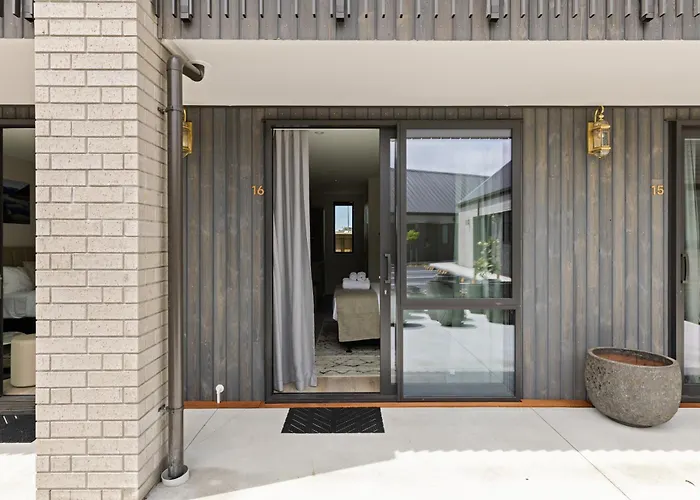 Motels in Rolleston
